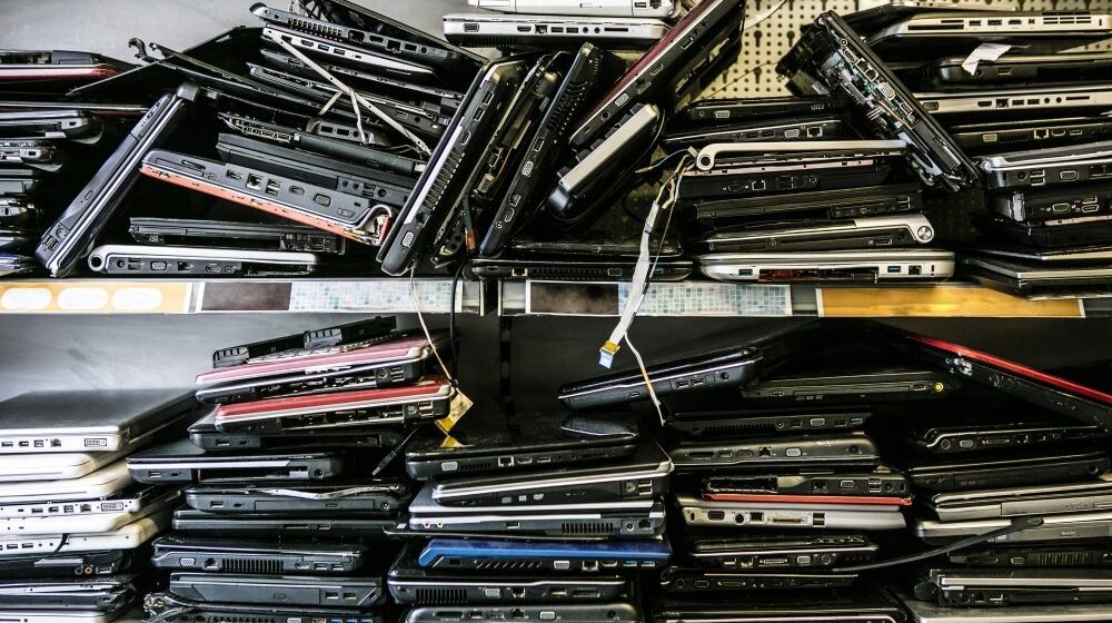 Куди можна застосувати старий ноутбук в робочому стані, який шкода викинути?