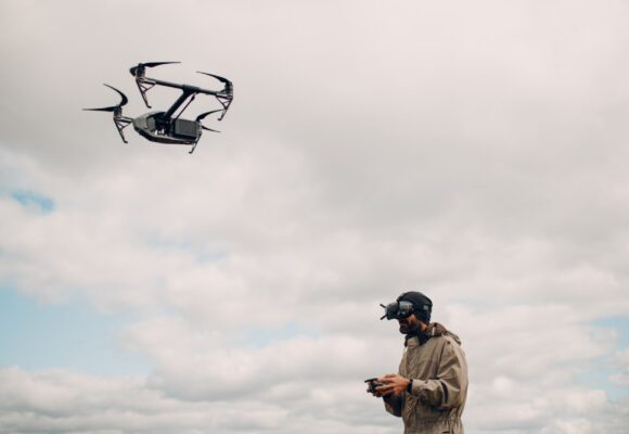 Ширяючи в небі: Глибоке занурення у світ FPV-дронів